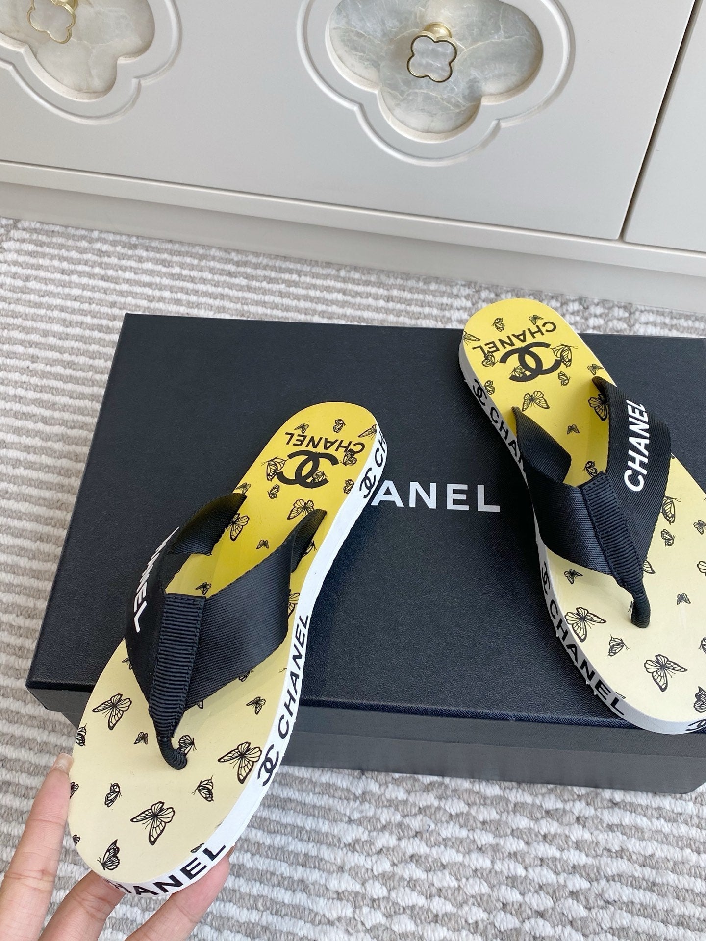 CC 26s Thong Sandals Yellow Pastel Rubber Leather 647680