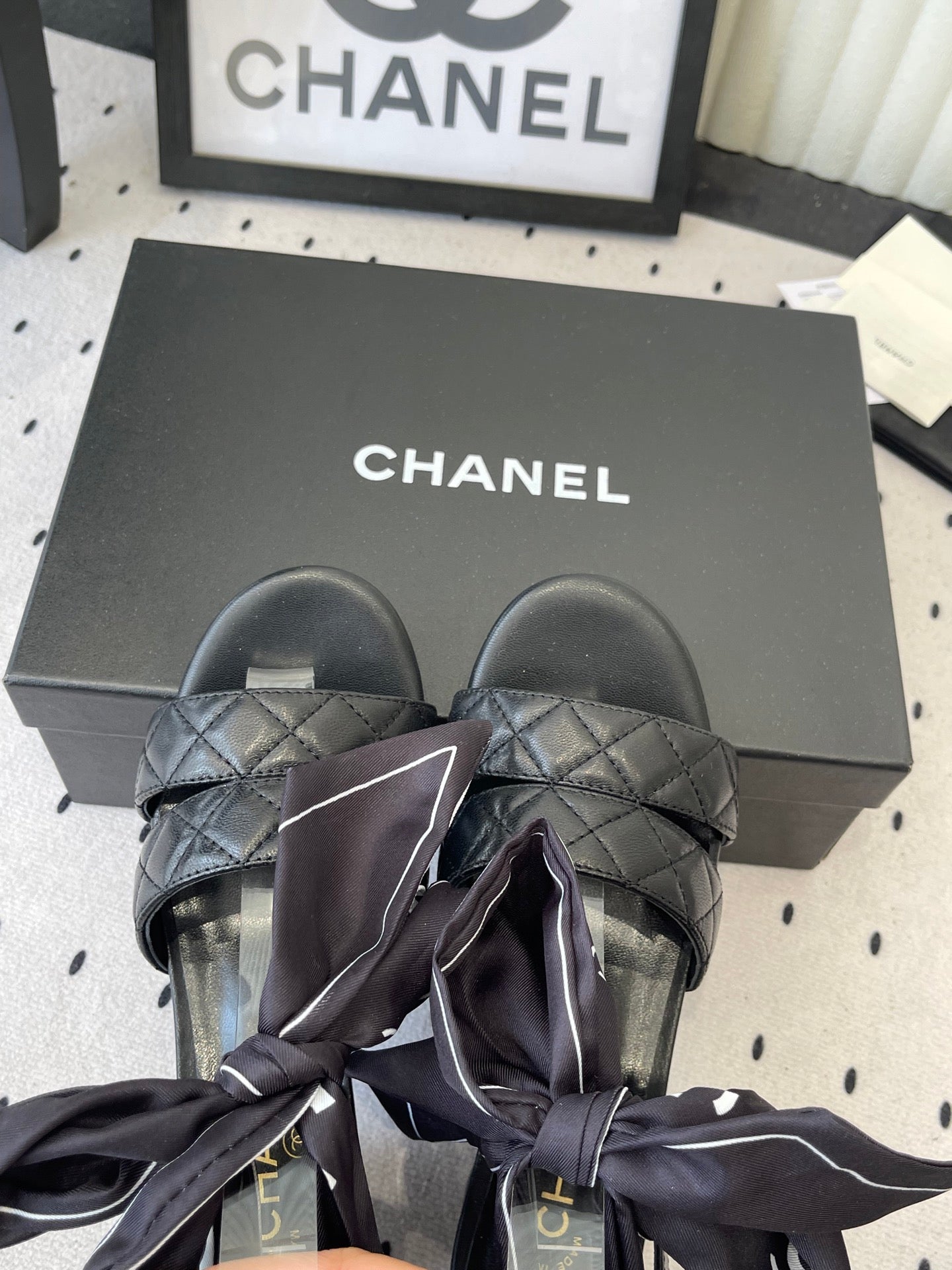 CC 26s Sandals 55 Black Sheepskin 650080