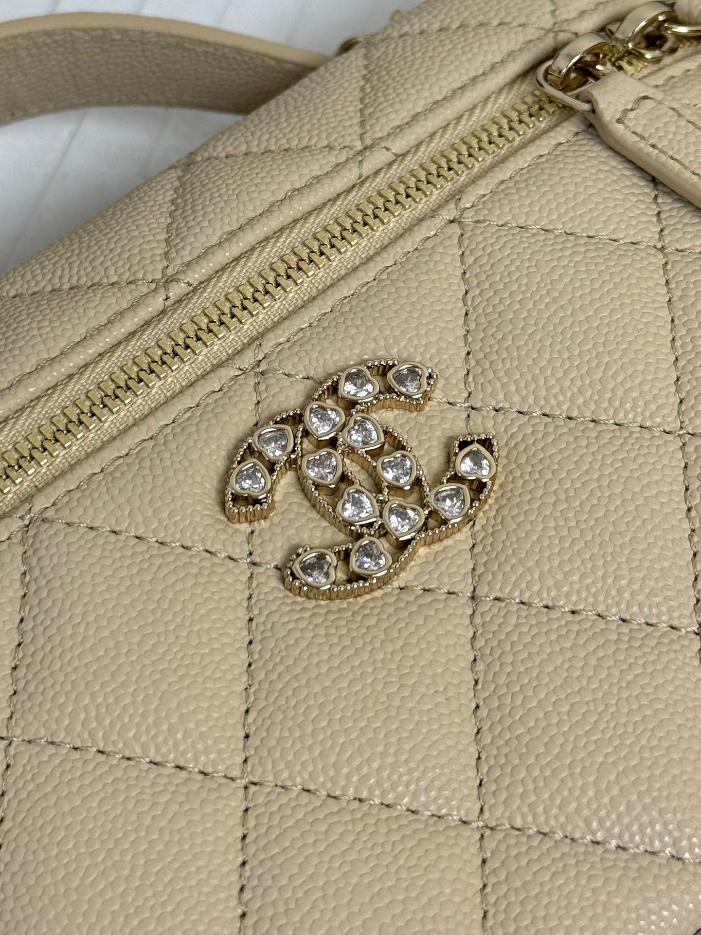 Chanel 2026 Vanity Bag 19cm Cream Calfskin