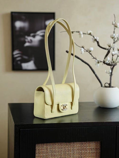 Chanel 2026 Bag 22cm Grained Shiny Calfskin