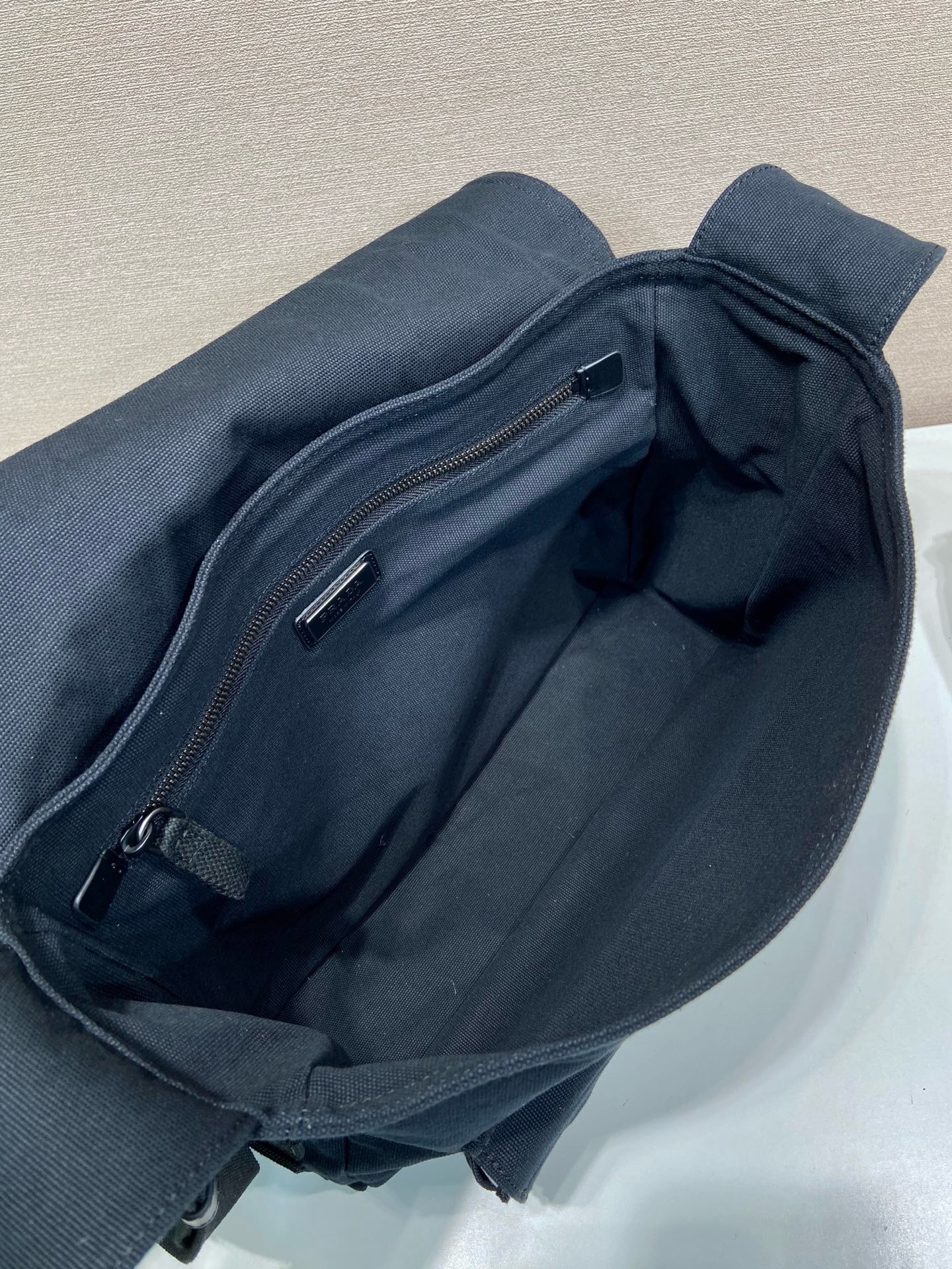 Prada 2026 Messenger Bag 34cm Black Leather