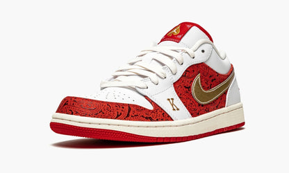 Air Jordan 1 Low SE Spades Sneakers - Head-Turner | Drop of the Season