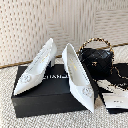 Chanel 2026 Pump With Heart-shaped Buckle Black Patent Leather 787140