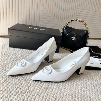 Chanel 2026 Pump With Heart-shaped Buckle Black Patent Leather 787140