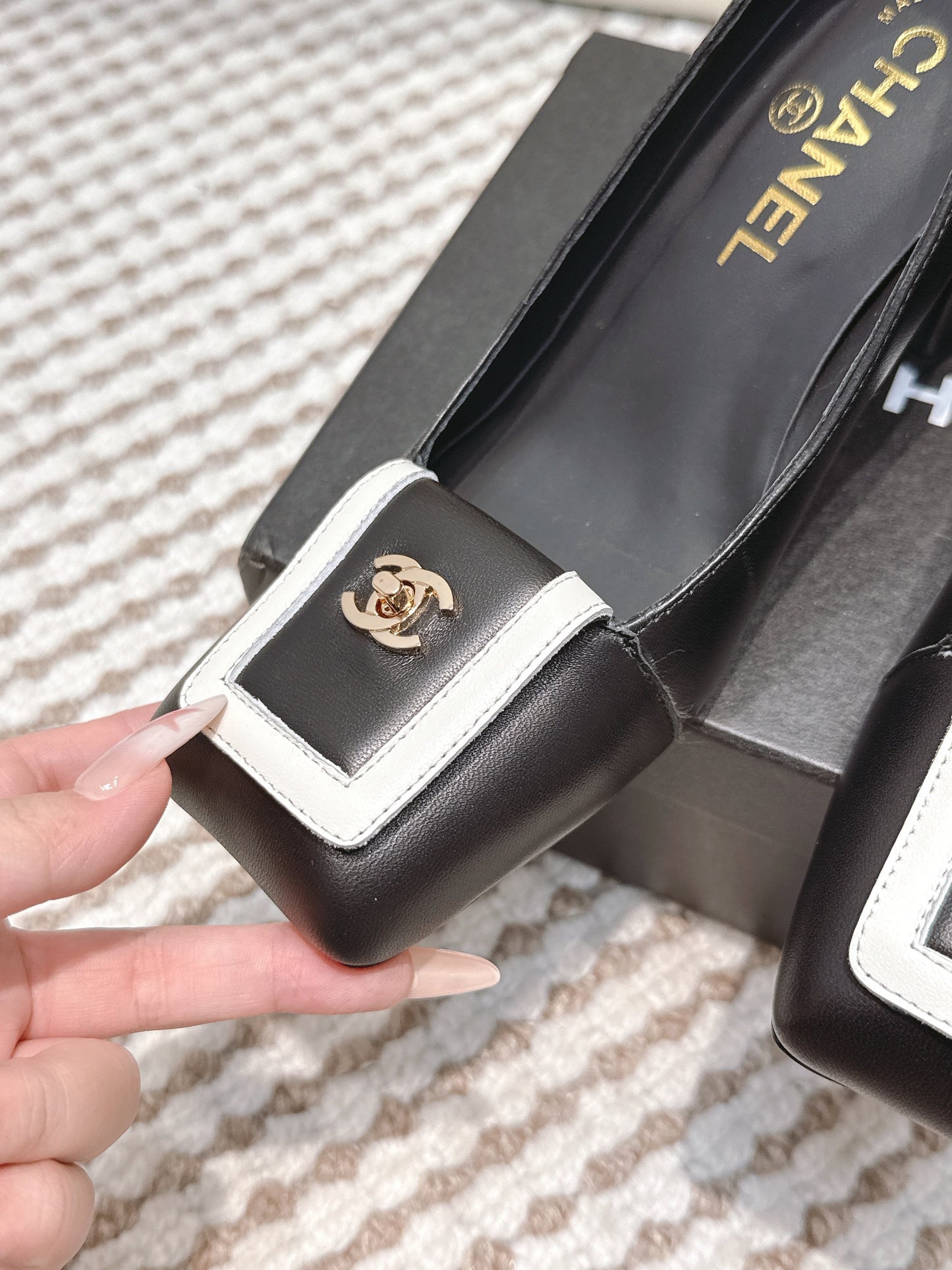 Chanel 2026 Pump Suede and Lambskin