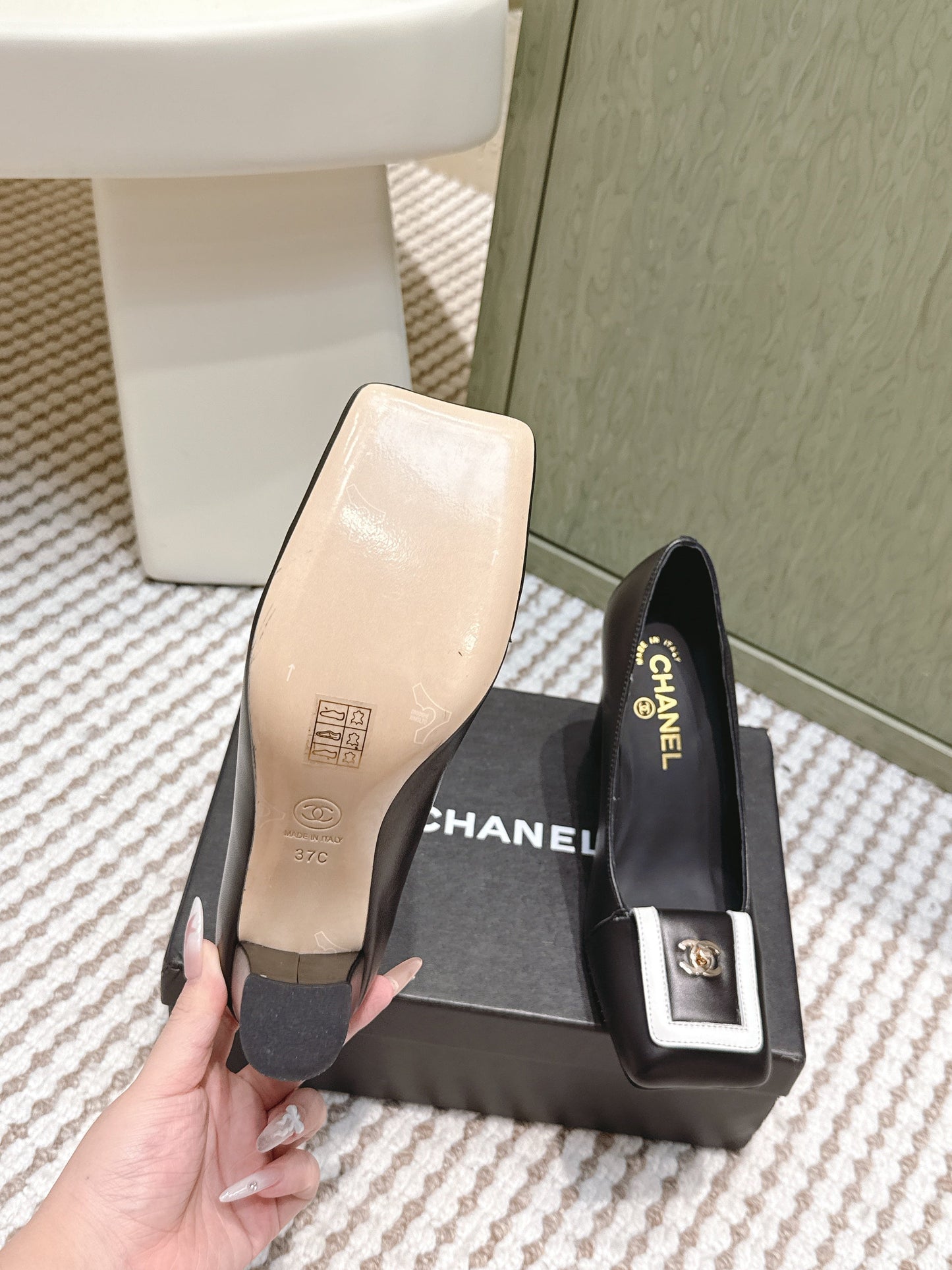 Chanel 2026 Pump Suede and Lambskin