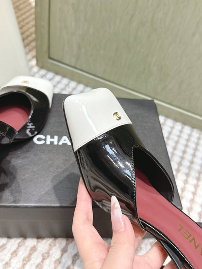 CC 26s Mary Jane Sandals 90 Black White Patent Leather 653549