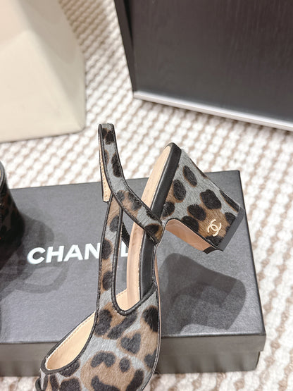CC 26s Slingback 65 Black Blue Leopard Leather 652653