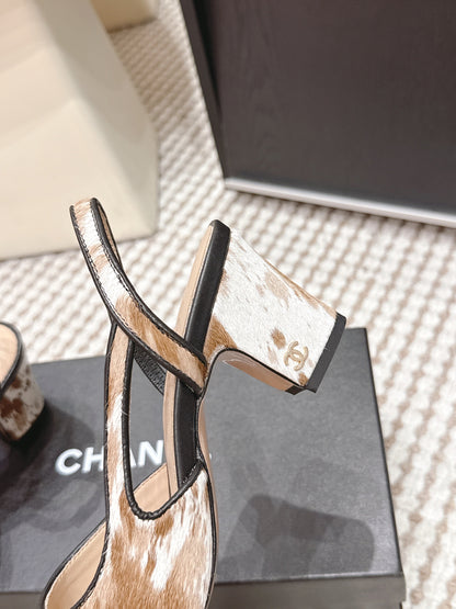 CC 26s Slingback 65 Beige White Leopard Leather 652655