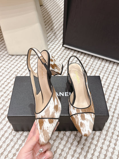 CC 26s Slingback 65 Beige White Leopard Leather 652655