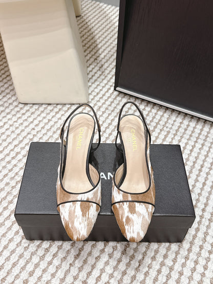 CC 26s Slingback 65 Beige White Leopard Leather 652655