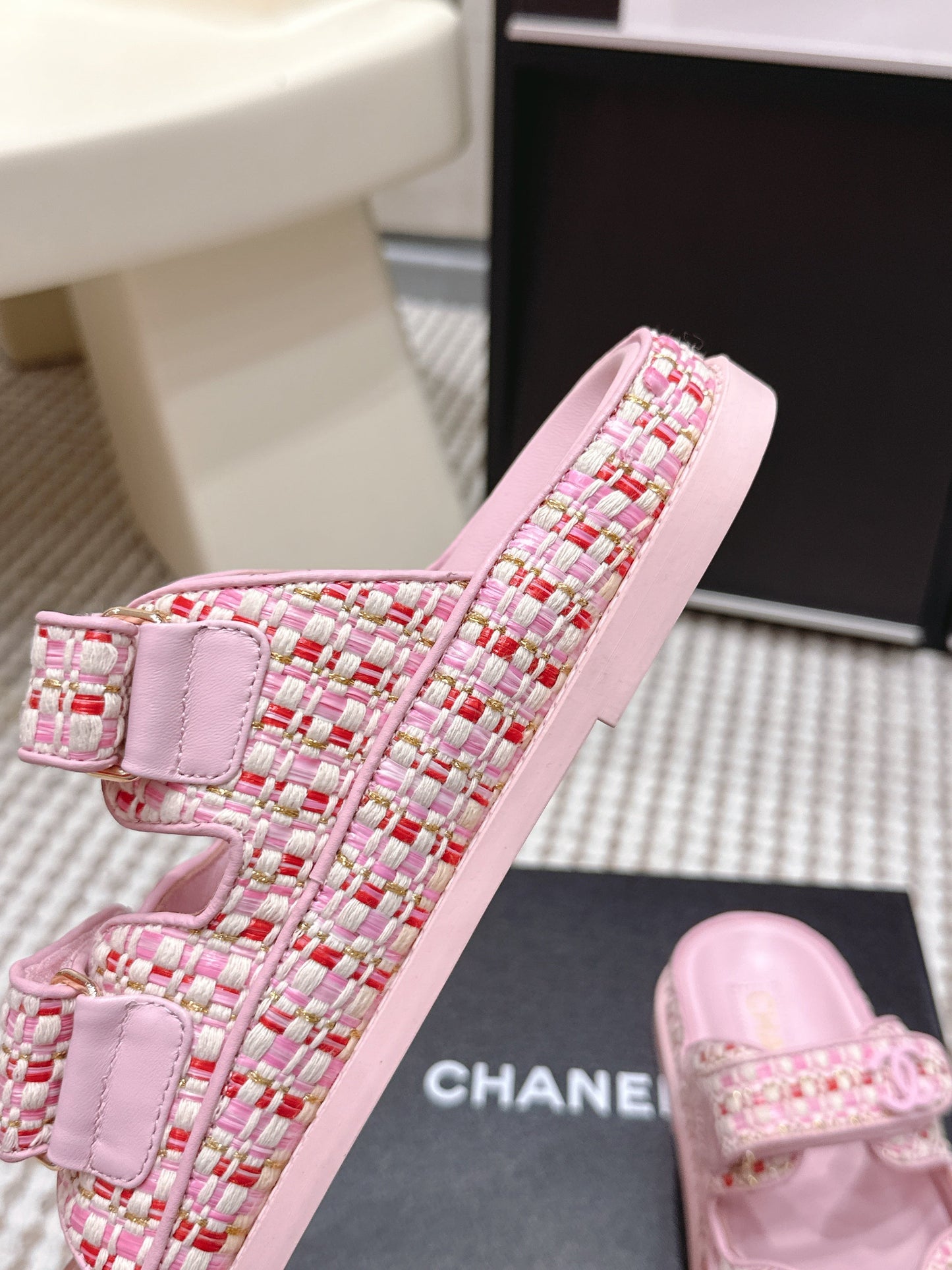 CC 26s Sandals Light Pink Leather Raffia 632393