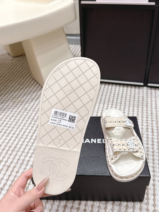 CC 26s Sandals Beige Leather Raffia 632397