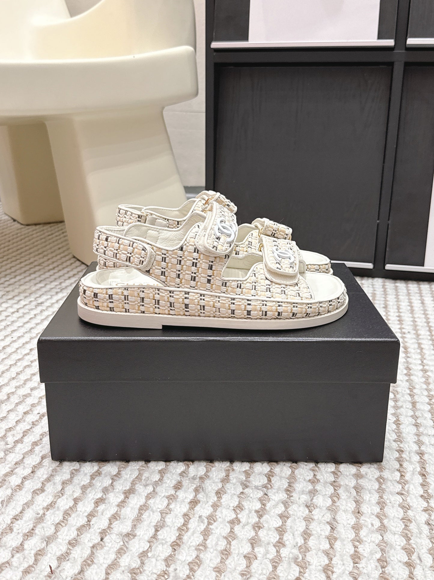 CC 26s Sandals Beige Leather Raffia 632399