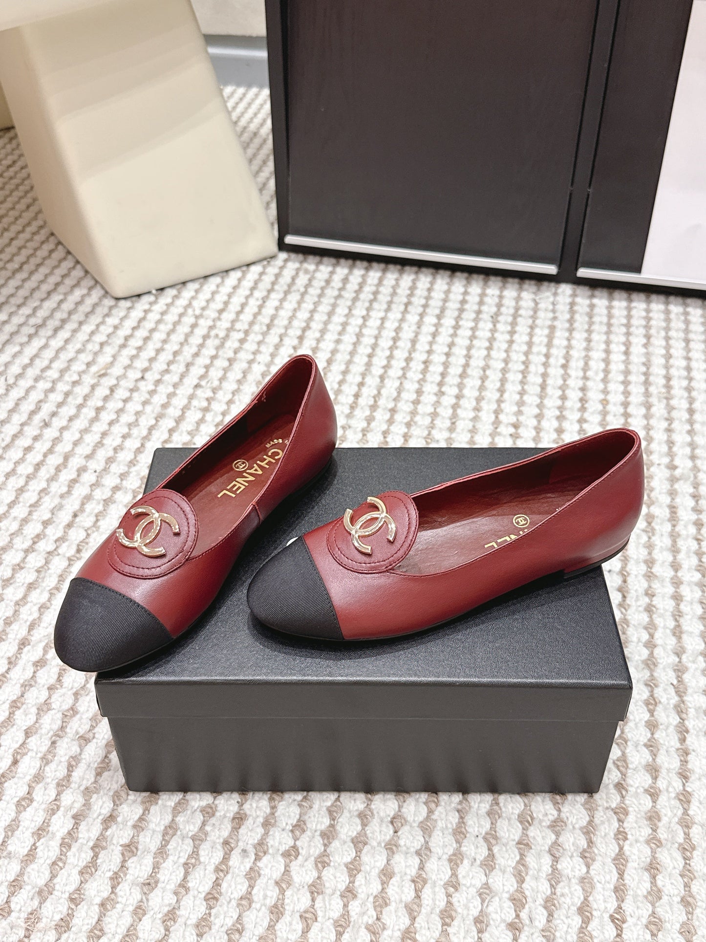 CC 26s Slip-on Flat Burgundy Black Calfskin 632342