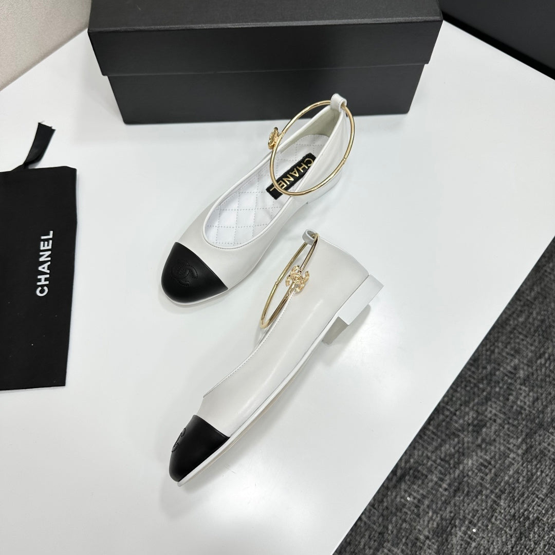 CC 26s Ballet Flats Ivory Black Sheepskin 626305