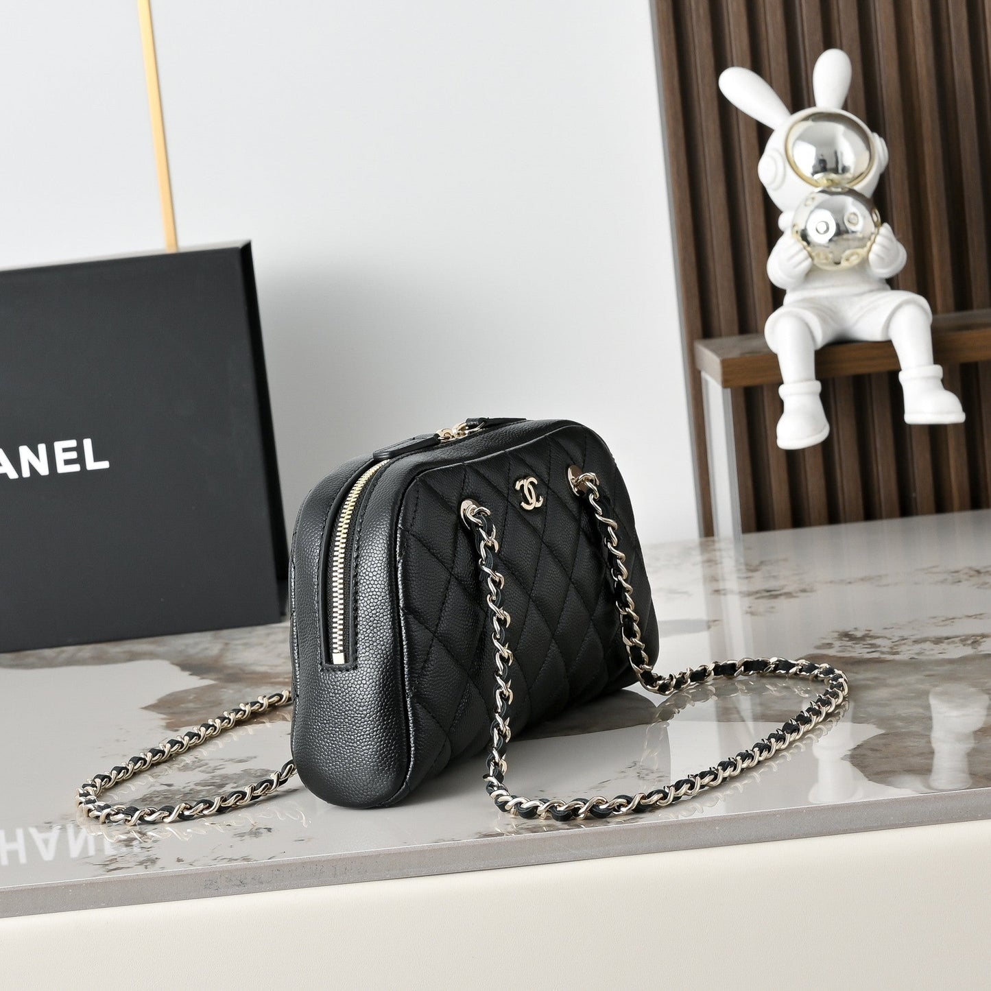 Chanel 2026 Chain Clutch Bag 19.5cm Black Calfskin 140657