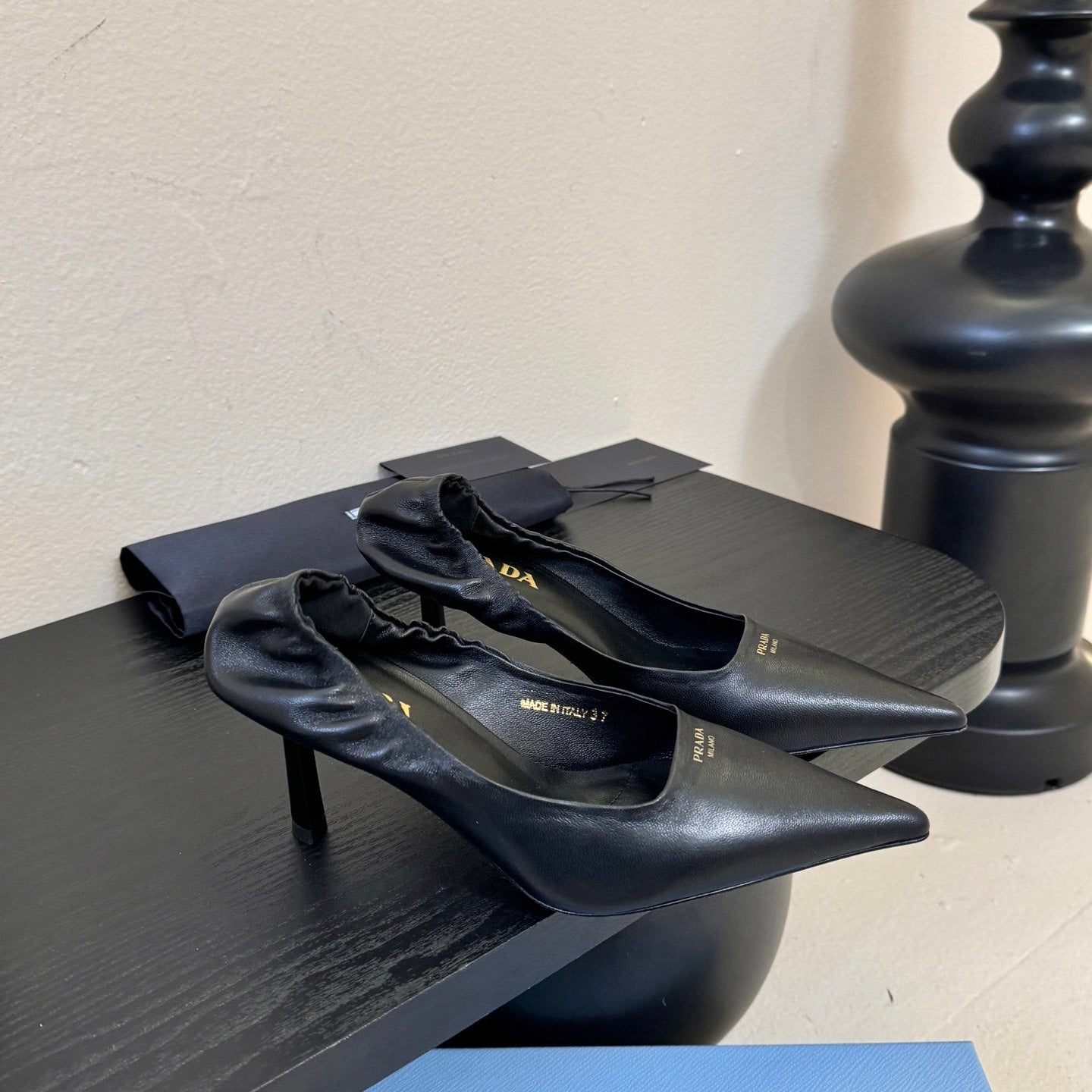PRA 26S Pointed Toe Low Heels 60 Black Sheepskin 627413