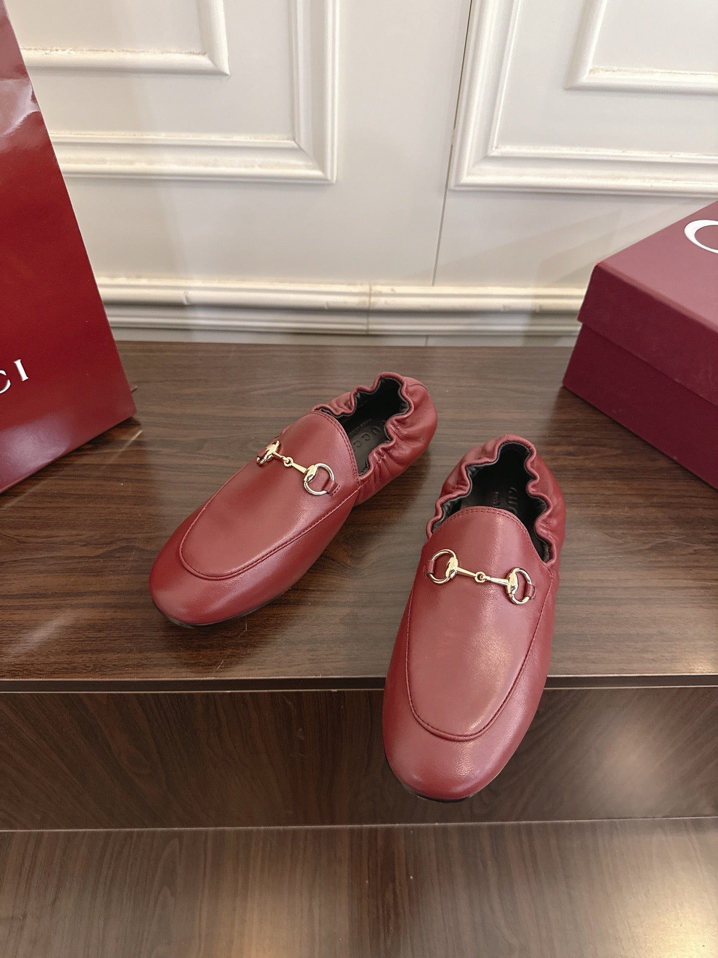 GG 26SS Loafers Burgundy Calfskin 645952