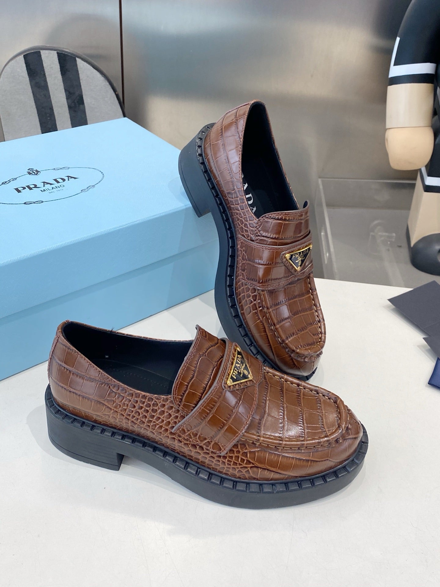 PRA 26S Platform Crocodile Embossed Loafers Brown Leather 628560
