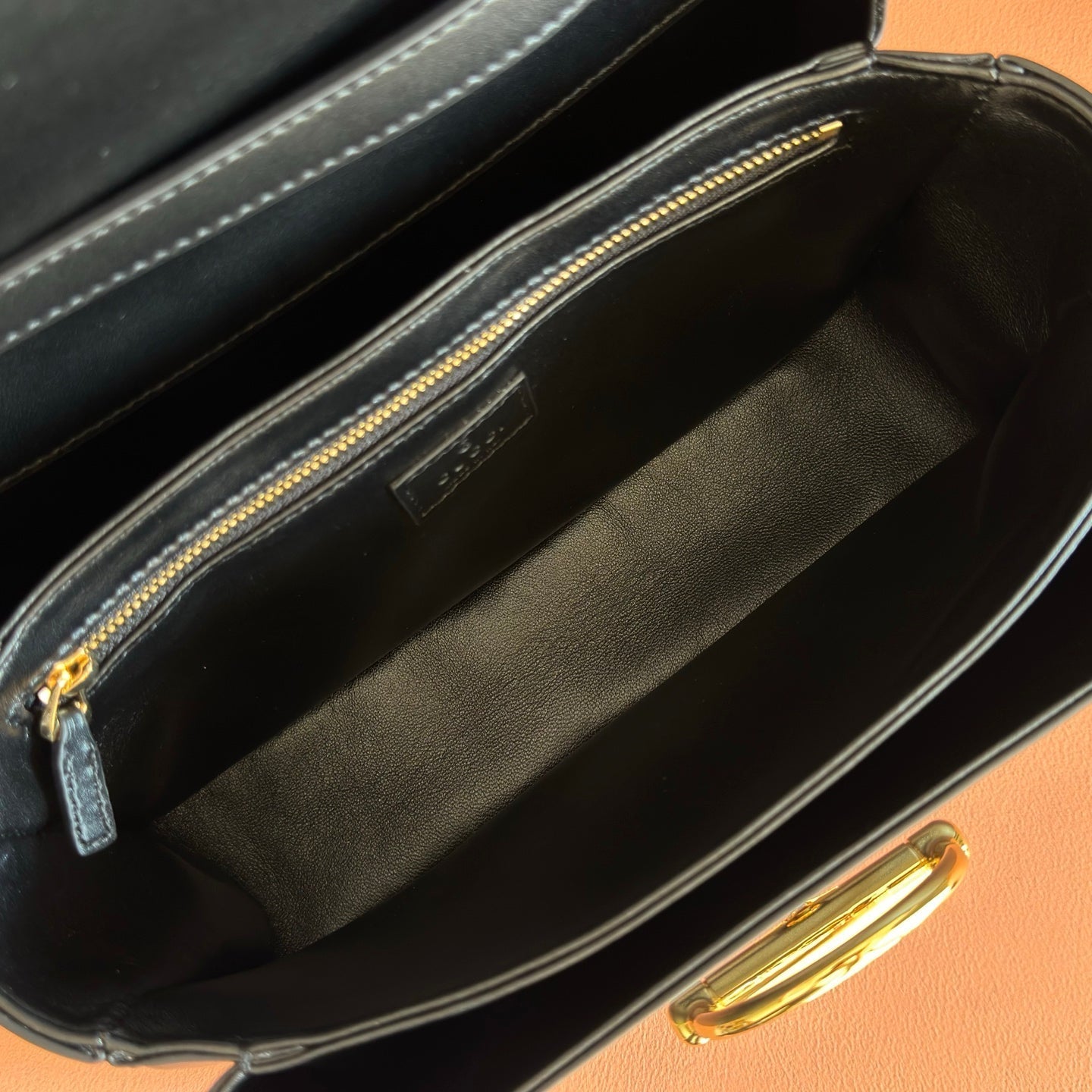 Gucci 2026 Siena Bag 25.5cm Black Gold Leather 277145