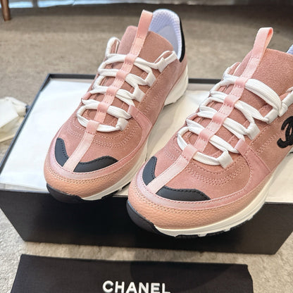 CC 26s Sneaker Light Peach Suede 647436
