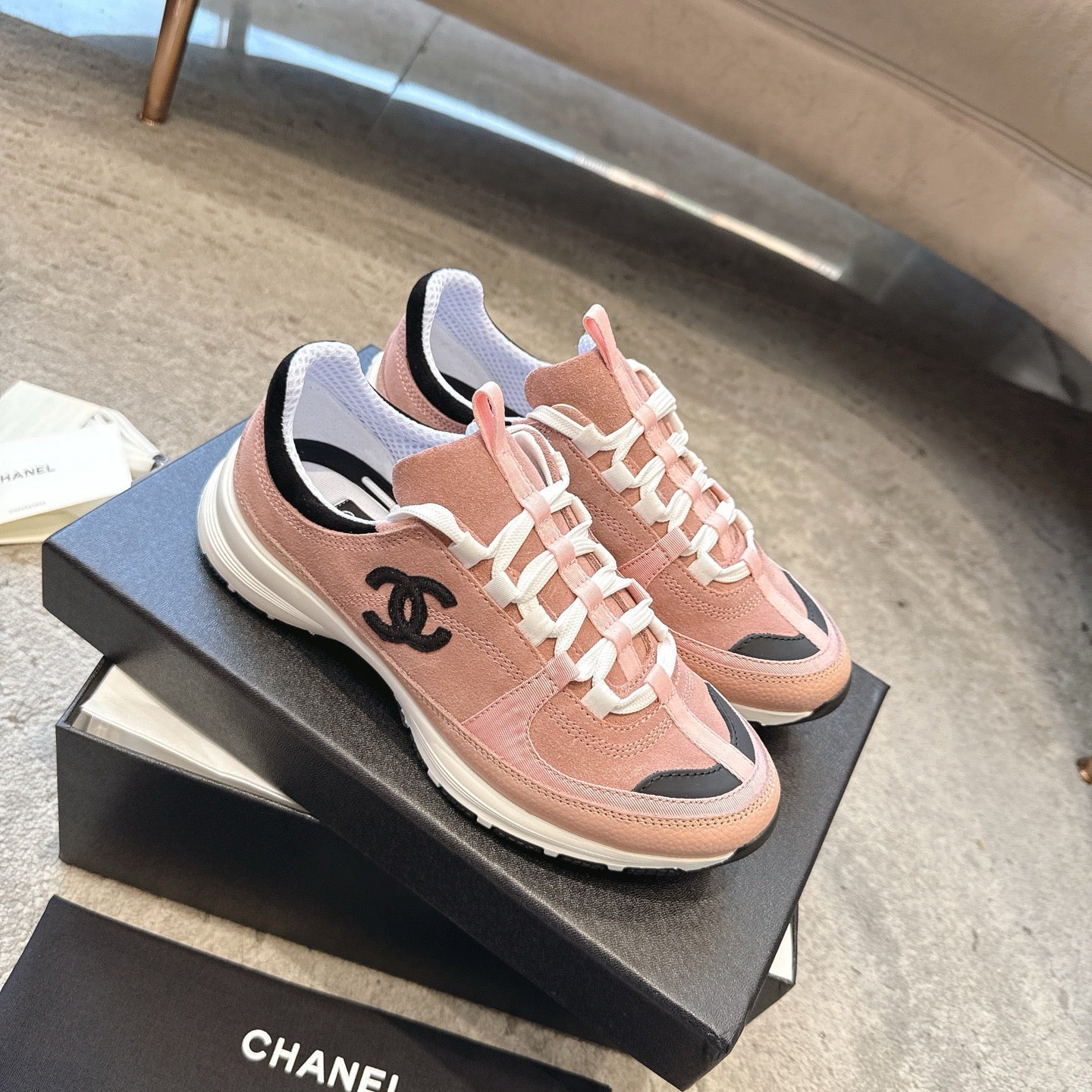 CC 26s Sneaker Light Peach Suede 647436