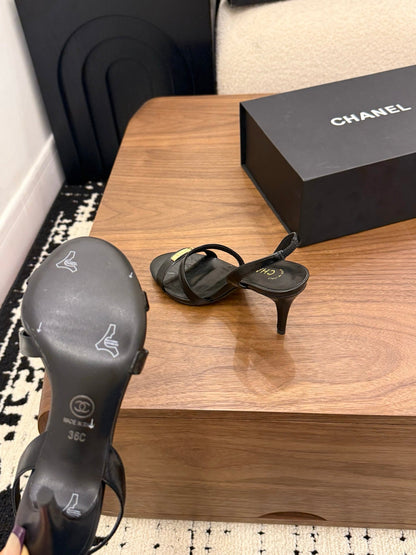 CC 26s Sandals 80 Black Sheepskin 183530