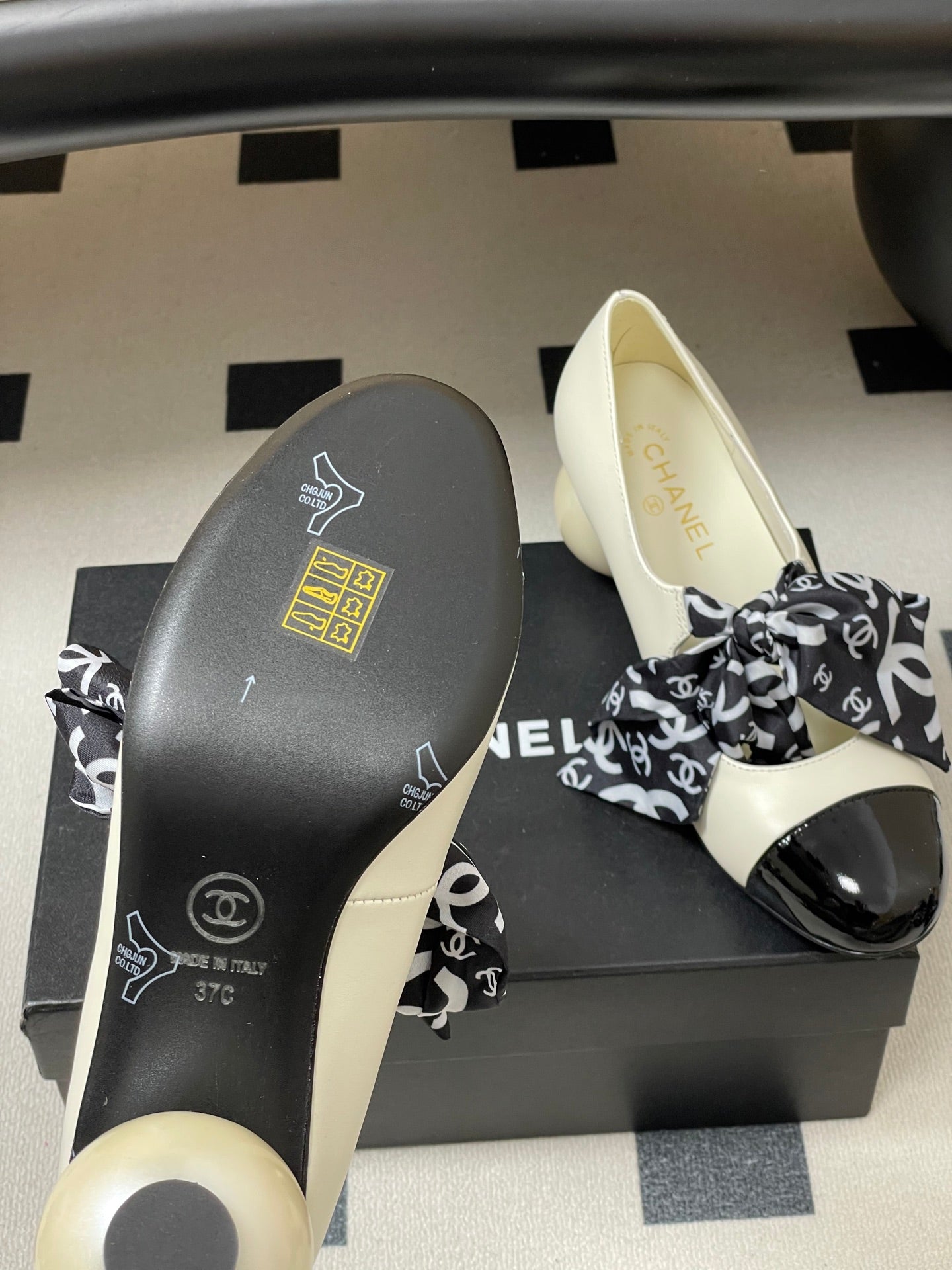 CC 26 Double C Pearl Heel Pump With Silk Ribbon Sheepskin