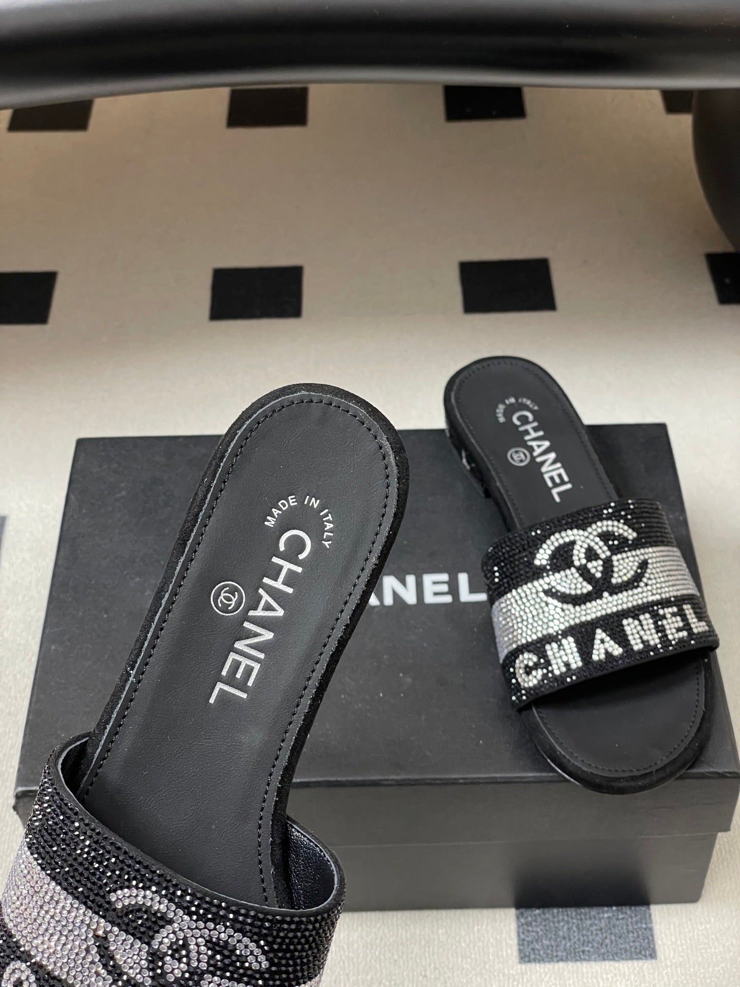 CC 26s Flat Sandals Black Sheepskin Rhinestones 649516