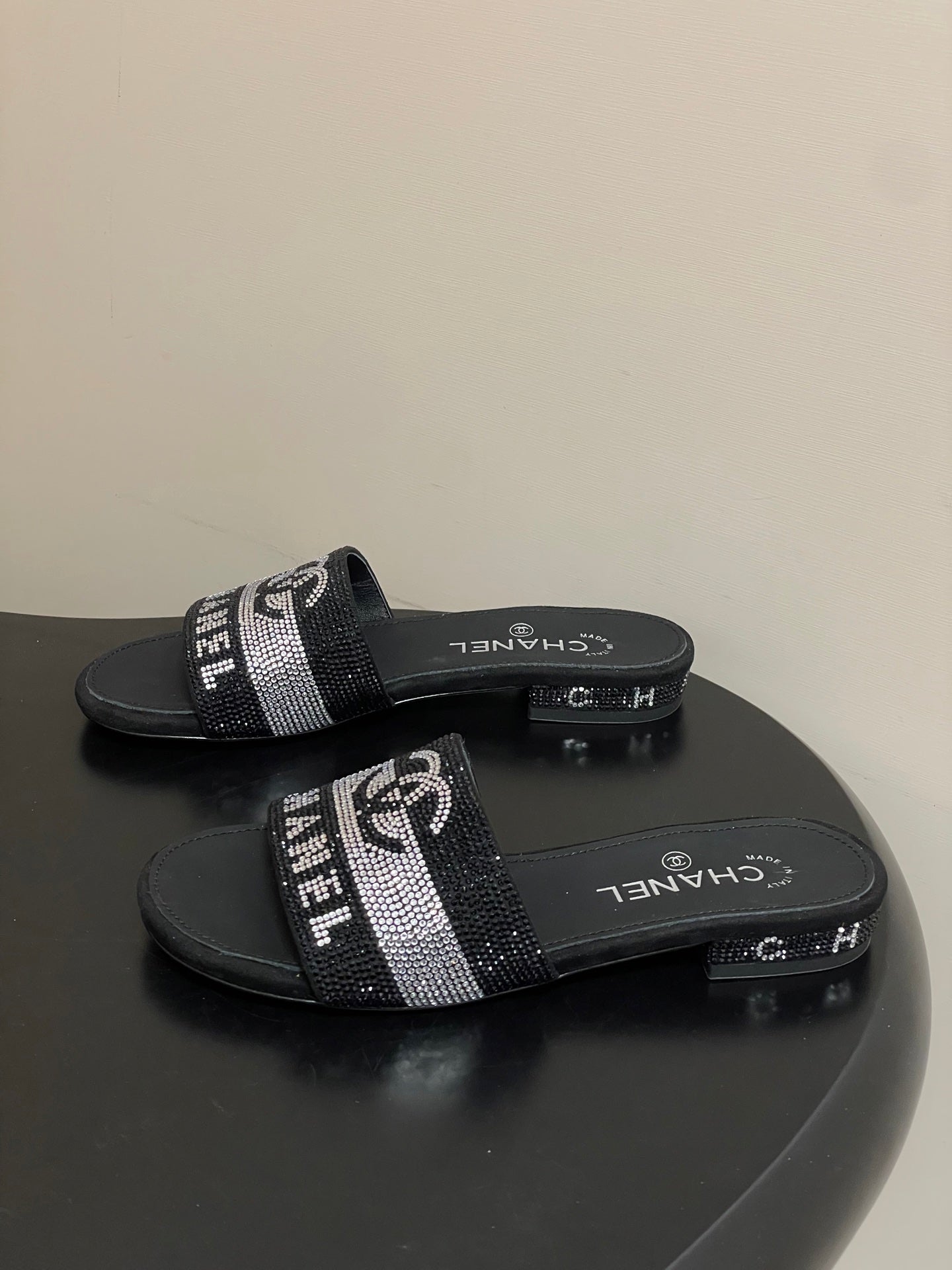 CC 26s Flat Sandals Black Sheepskin Rhinestones 649516