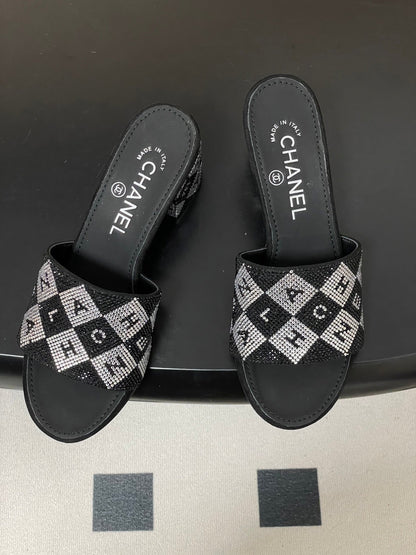 CC 26s Sandals 70 Black Sheepskin Rhinestones 649519