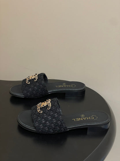 CC 26s Flat Slippers Black Fabric Sheepskin 649492