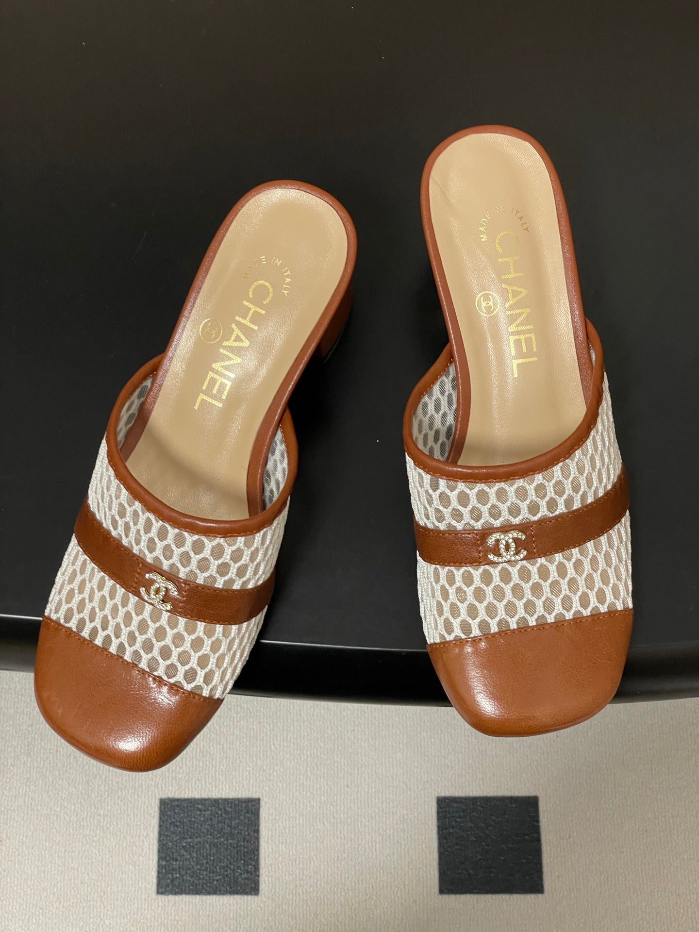 CC 26s High-Heeled Mules 65 Camel Brown Cowhide 649463