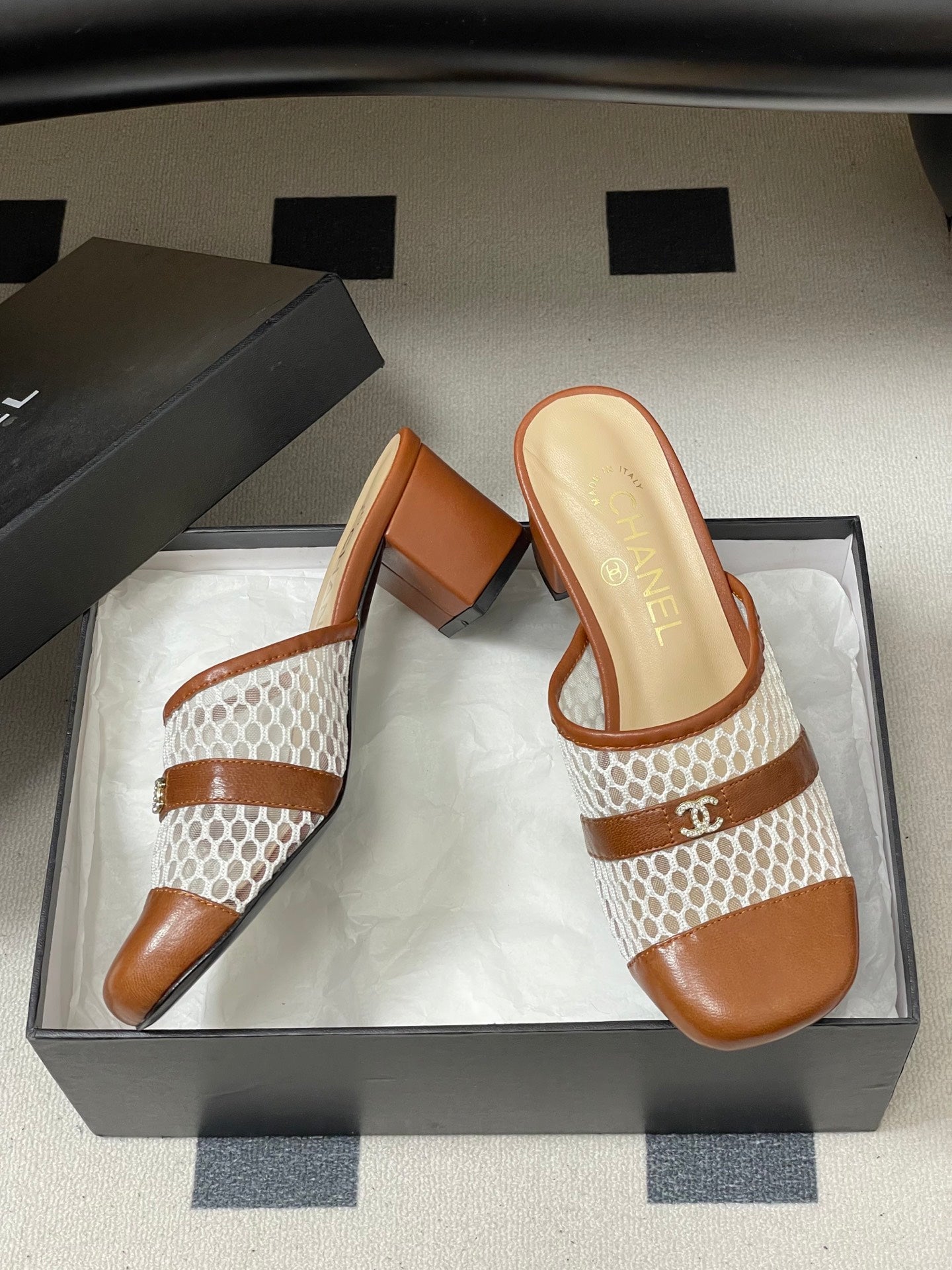 CC 26s High-Heeled Mules 65 Camel Brown Cowhide 649463
