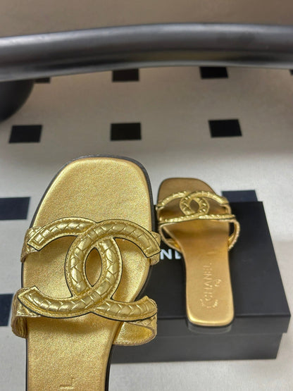 Chanel 2026 Ballet Flats Cowhide 834686