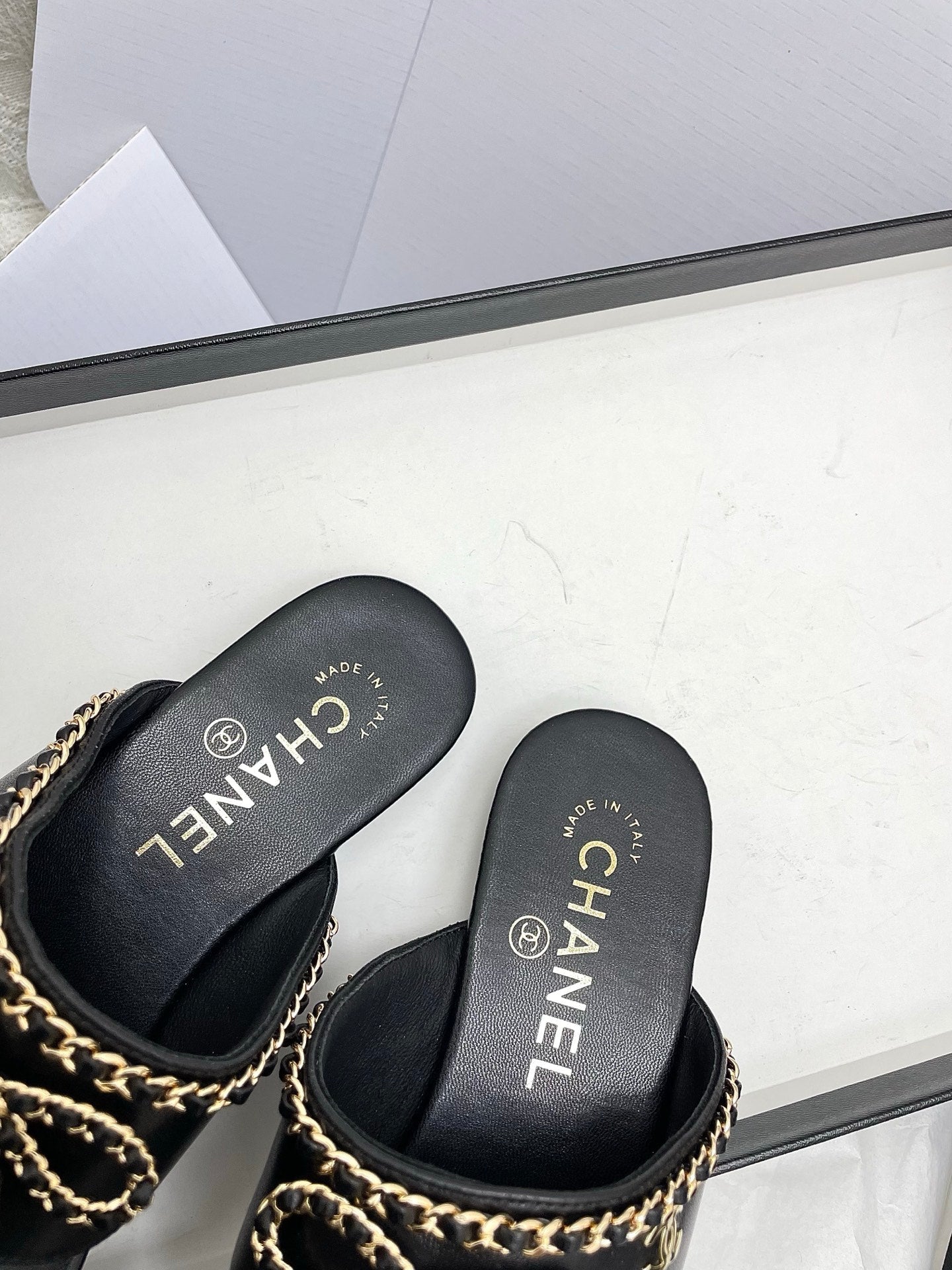 CC 26s Thong Sandals Black Sheepskin 645322
