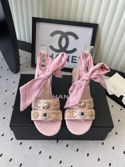 CC 26s Sandals 55 White Sheepskin Mixed Gold Charm 650084