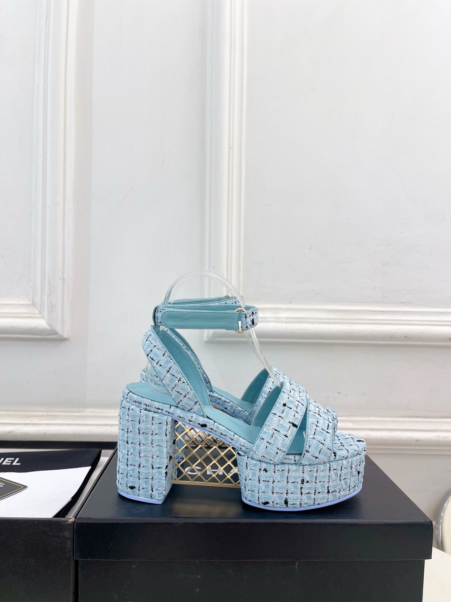 CC 26s HighHeeled Platform Sandals 85 Light Blue Tweed 631865