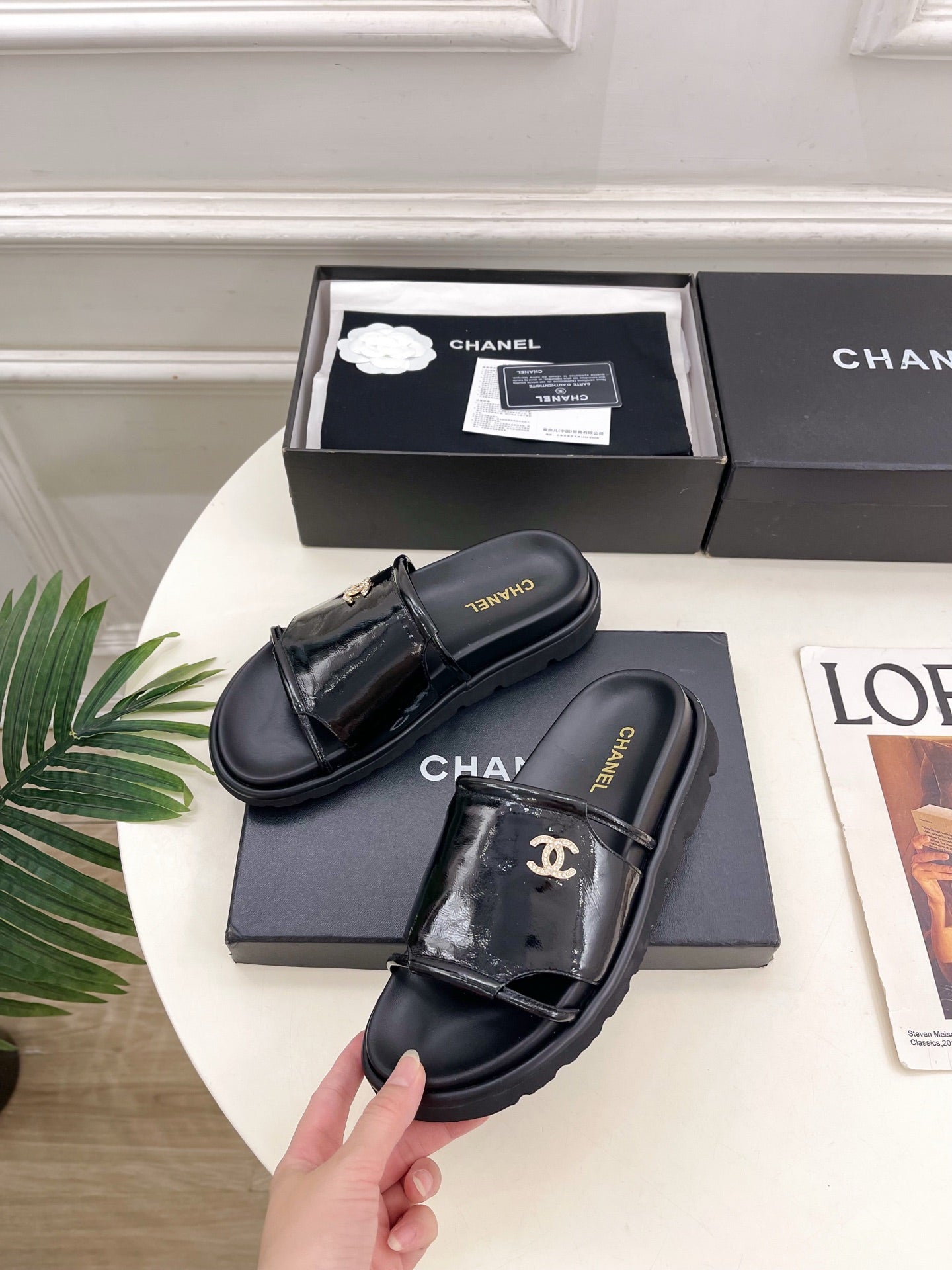 Chanel 2026 Platform Casual Slippers Patent Leather Sheepskin 831556