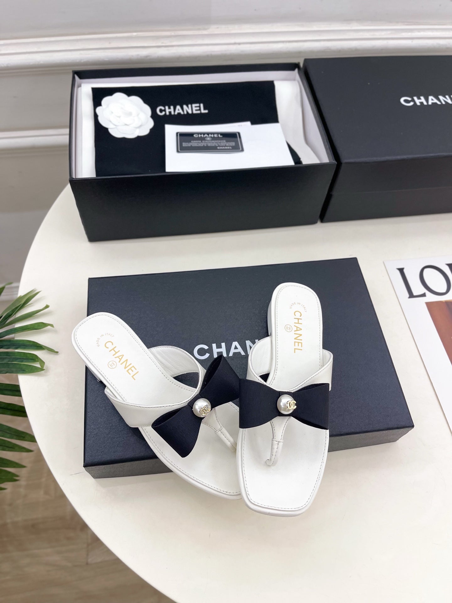 Chanel 2026 Double C Pearl Bow Flip-Flops Leather Sheepskin 831448