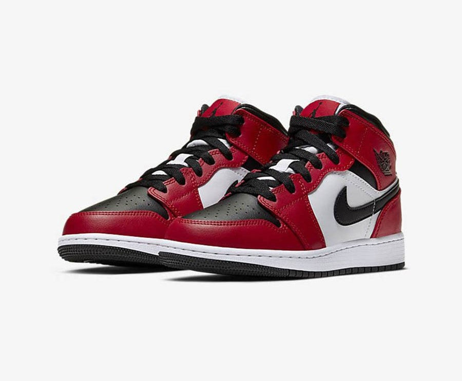 Jordan 1 Mid Chicago Black Toe 554724 Sneakers - Basketball Legend